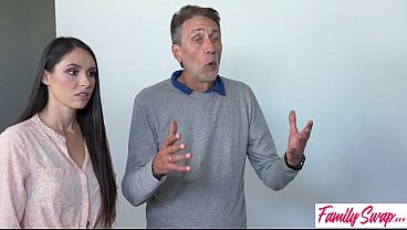 Ashley Wolf E Destiny Cruz Se Pegam E Fazem Gozada Interna Na Suruba