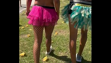 Carnaval: Pegou Na Árvore Do Bloco E Comeu A Buceta Enquanto Engolia