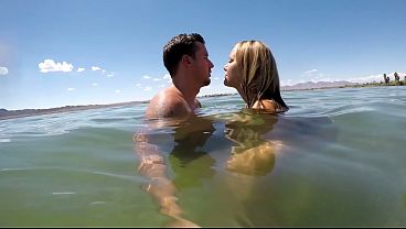 Esposa Curte Sexo E Boquete Na Praia De Férias