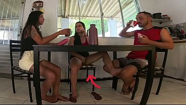 Esposa Pega Amiga Traidora Transando Com Marido, Será Que Ela Se Junta?