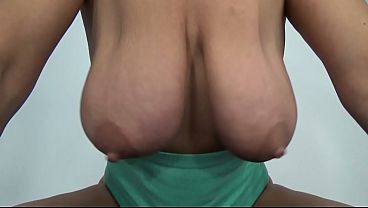 Mulheres De Peitos Grandes Cavalgando Em Dildos Grandes