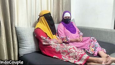 Novinha Indonésia Lésbica Safada Se Pegando Com Tesão