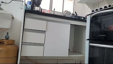 Vivi guedez chamou o encanador e veja no que deu